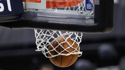 Эдриан Войнаровски - НБА объявила о переносе матча из-за COVID-протокола - russian.rt.com