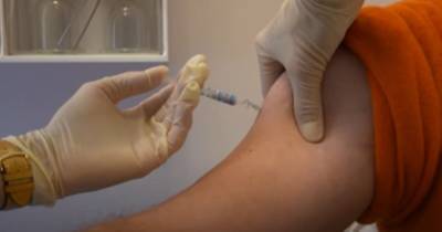Впервые за сутки вакцинировали более 10 тысяч украинцев - focus.ua - Киев - Донецкая обл.