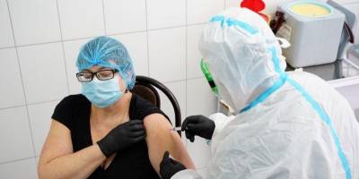 Больше всего — в Донецкой области. В Украине сделали почти 5000 прививок от коронавируса - nv.ua - Донецкая обл.