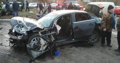 В Торецке столкнулись две легковушки: водители погибли, еще три человека в больнице - dsnews.ua - Донецкая обл. - Тернополь