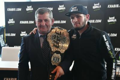 Хабиб Нурмагомедов - Бывший боец UFC Нурмагомедов показал фото с отцом: "Как же его не хватает" - sport.ru