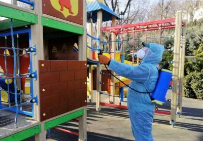В Одессе начали дезинфицировать детские площадки (фото) - odessa-life.od.ua - Украина - Одесса