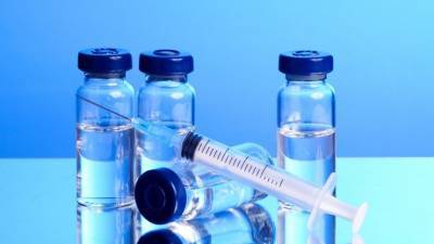 После прививки от коронавируса Pfizer и BioNTech умер 41 человек в Австрии - 5-tv.ru - Австрия