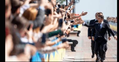 Владимир Зеленский - Леонид Кучма - Больше половины украинцев положительно оценили второй год президентства Зеленского, – опрос - focus.ua - Президент
