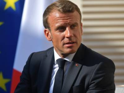Эмманюэль Макрон - Макрон заявил о продлении масочного режима во Франции до конца июня - sobesednik.ru - Франция