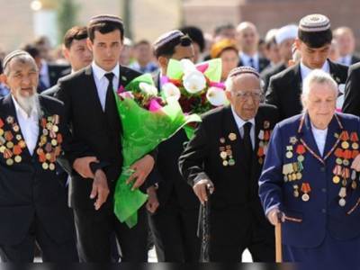 В Туркменистане ветераны заплатят за президентские подарки к 9 мая - unn.com.ua - Киев - Туркмения - Президент