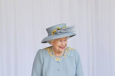 королева Елизавета II (Ii) - Гилберт Сара - Елизавета II посвятила в рыцари создателей вакцины от COVID-19 - lenta.ru - Англия - Британская Империя