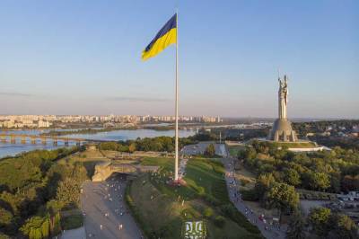 Кирилл Тимошенко - Больше 170 млн грн выделят на гигантские флаги ко Дню независимости по Украине (фото) - sharij.net - Украина