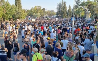 Никос Анастасиадис - Мирный протест завершился массовыми беспорядками (фото) - vkcyprus.com - Кипр - Никосия