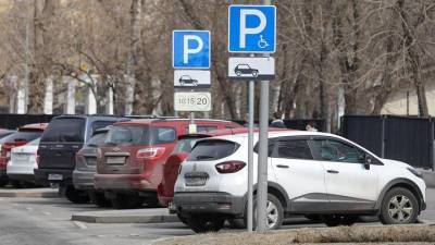 Владимир Ефимов - Москвичи купили у города почти 700 парковочных мест со скидкой за полгода - vm.ru - Москва
