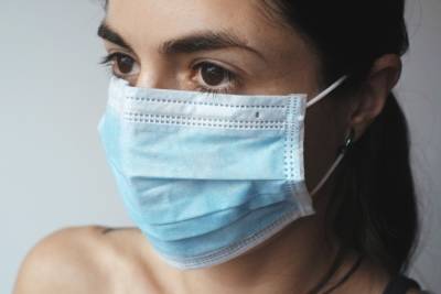 Медицинские маски влияют на кожу лица, - эксперт - inform-ua.info - Украина