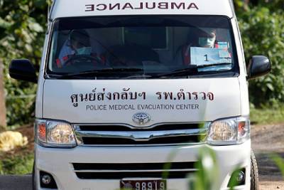 В Таиланде дочь бросила больного коронавирусом отца на тропе у храма - lenta.ru - Таиланд - Bangkok