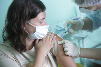 Лариса Попович - Эксперты оценили влияние вакцинация на вероятность распространение коронавируса - abnews.ru