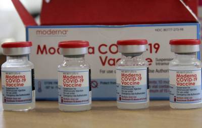 В Японии приостановили использование вакцины Moderna из-за обнаружения примесей - obzor.lt - Сша - Япония - Испания
