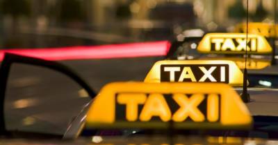 В США служба такси не пускает в авто пассажиров в масках и получивших СOVID-прививку - dsnews.ua - Сша