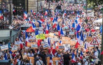 Во Франции произошли столкновения из-за паспортов здоровья - korrespondent.net - Франция - Украина - Париж