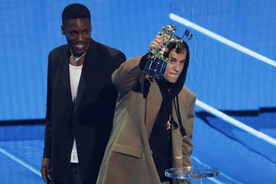Джастин Бибер - Джастин Бибер победил в категории «исполнитель года» премии MTV - lenta.ru - Канада