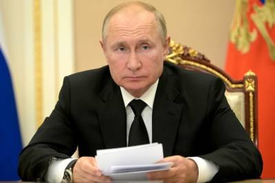 Владимир Путин - Эмомали Рахмон - Есть проблемы в окружении: Путин уходит на карантин на неопределенный срок - radiokp.ru - Таджикистан