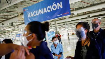 В Мексике число сделанных прививок от COVID-19 составило порядка 100 млн - russian.rt.com - Мексика - Мехико
