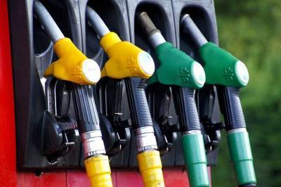 Дмитрий Гусев - Эксперт рассказал, вырастет ли стоимость бензина после увеличения цен на нефть - vm.ru