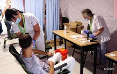Салман Зарк - В Израиле обсуждают четвертую дозу вакцины от COVID-19 - korrespondent.net - Украина - Израиль