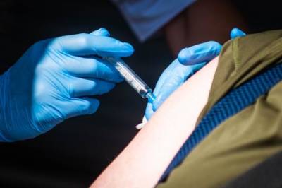 Арунас Дулькис - Минздрав Литвы одобрил прививку от COVD-19 усиленной дозой - obzor.lt - Литва