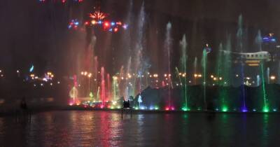 Завораживающее новогоднее световое шоу устроили в Пекине - ren.tv - Китай - Пекин