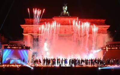 В Берлине тысячи людей не дождались праздничного фейерверка - korrespondent.net - Украина - Германия - Берлин