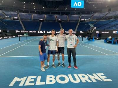 Грег Хант - Мира Новак - Теннисист Джокович провел в Австралии первую тренировку после возвращения визы - unn.com.ua - Украина - Австралия - Киев - Сербия - Мельбурн