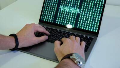 IT-специалист назвал ложью сокрытие РФ своих хакеров - iz.ru - Россия - Сша - Израиль