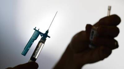 В Израиле установили: прививка четвертой дозой не спасает от "Омикрона" - vesty.co.il - Израиль