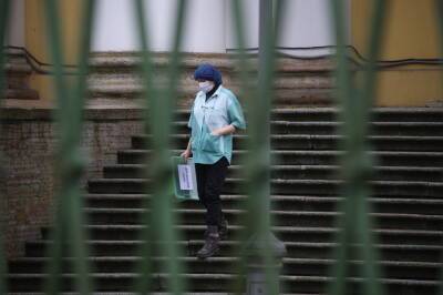 Волной «омикрона» забросило в квартиры почти 55 тысяч петербуржцев - neva.today - Санкт-Петербург