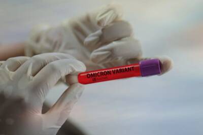 Консорциум BioNTech/Pfizer начал клинические испытания вакцины от омикрона - aif.ru - Россия - Сша