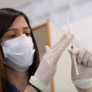 В Австралии одобрили бустерные дозы вакцины с 16 лет - reporter-ua.com - Австралия