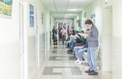 Рабочий день в поликлиниках в Хакасии продлен на фоне роста заболеваемости COVID-19 и ОРВИ - interfax-russia.ru - республика Хакасия - Абакан