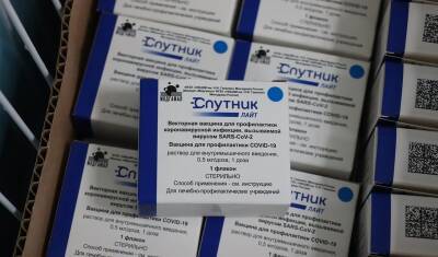 Ревакцинация «Спутником Лайт» защитит от «Омикрона» на три месяца - newizv.ru - Россия - Covid-19