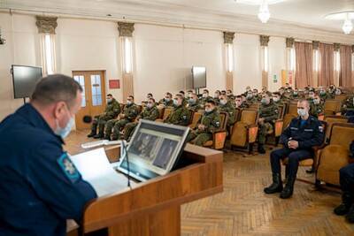 В Твери военнослужащим прочитали лекцию о борьбе с коронавирусом и вакцинации - tverigrad.ru - Тверь