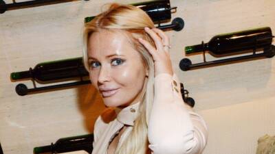 Дана Борисова - «Искромсали живот»: фото Даны Борисовой в купальнике после операции ужаснуло фанатов - 5-tv.ru