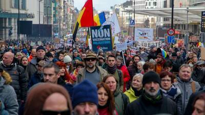 Протестные выходные: тысячи противников обязательной вакцинации - ru.euronews.com - Франция - Вена - Австрия - Прага - Албания - Чехия - Брюссель