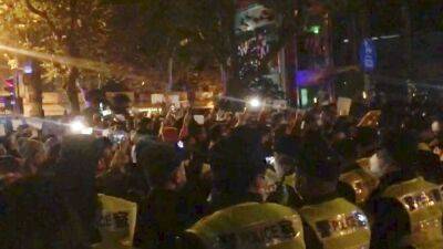 Протесты против ковидных ограничений в Китае - ru.euronews.com - Китай