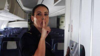Израильская стюардесса стала звездой Тиктока с рассказами о секретах своей работы - vesty.co.il - Израиль
