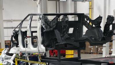 Илон Маск - Кузов Tesla Cybertruck был замечен на заводе Gigafactory в Техасе – массовое производство электропикапов должно начаться в середине 2023 года - itc.ua - Украина - штат Техас