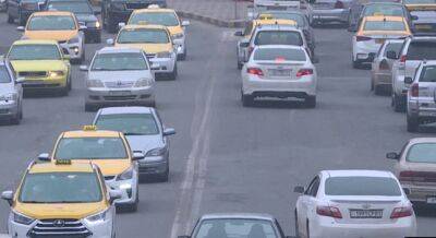 В Душанбе очень много такси? Почему сотрудники ГАИ снимают госномера с автомашин? - dialog.tj - Душанбе