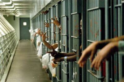 Джон Байден - В США заключенных федеральных тюрем наказали локдауном за массовую драку в Техасе - eadaily.com - Сша - штат Техас - Президент