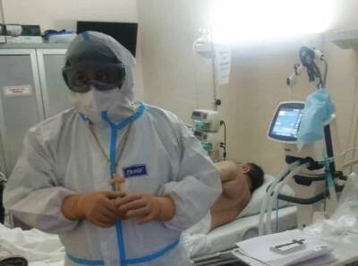 РПЦ предложила ковидным пациентам новую услугу — исповедь прямо в больничной палате - znak.com - округ Югра - Ханты-Мансийск