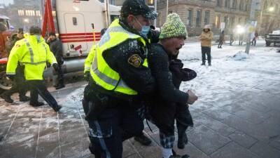 Участники "Конвоя Свободы" арестованы в Канаде - ru.euronews.com - Россия - Украина - Канада - Евросоюз - Оттава