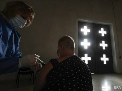 В Украине за сутки сделали менее 30 тыс. прививок от коронавируса - gordonua.com - Украина - Китай - Киев - Николаевская обл.