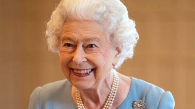 королева Елизавета II (Ii) - принц Чарльз - Заболевшая COVID-19 Елизавета II намерена провести онлайн-аудиенции - iz.ru - Англия - Израиль - Пекин - Covid-19