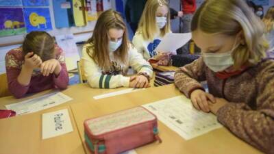 Германия - Хорошие новости для школьников: в Гессене отменят правило на обязательное ношение масок на уроках - germania.one - Германия