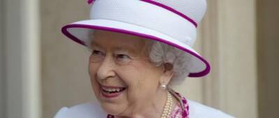 Борис Джонсон - королева Елизавета II (Ii) - Букингемский дворец сообщил, что королева Елизавета II отменила две онлайн-встречи из-за COVID-19 - argumenti.ru - Англия